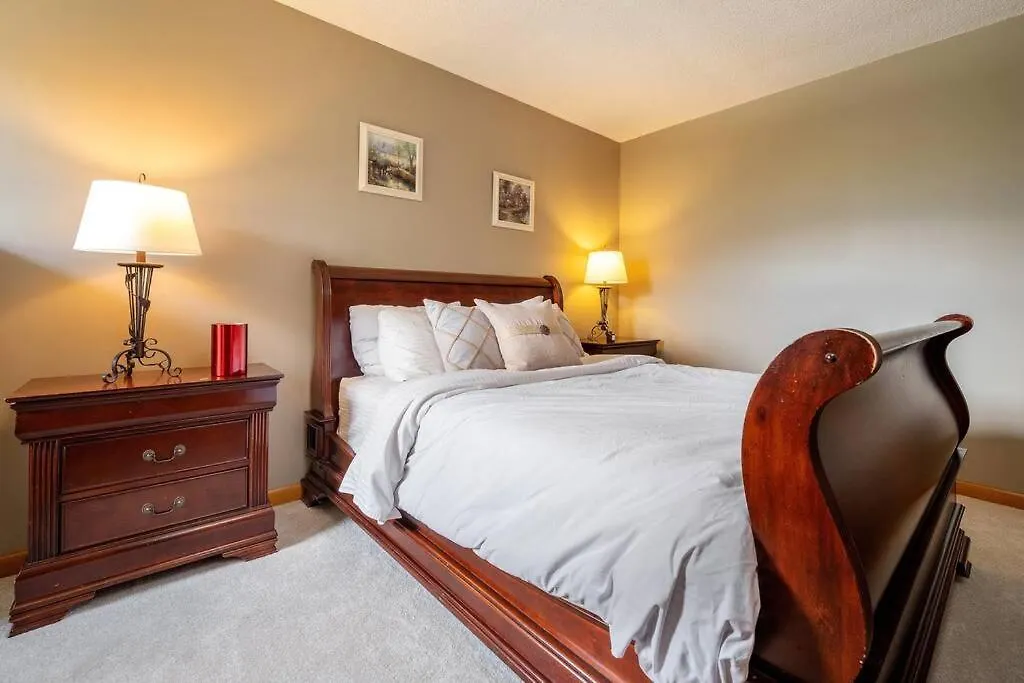 Wildwood Lodge By Cozystay Signature Whistler Canada