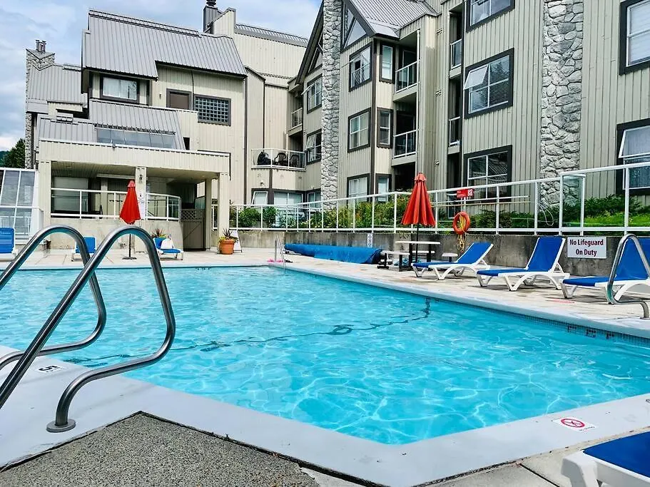 Wildwood Lodge By Cozystay Signature Whistler 0*,
