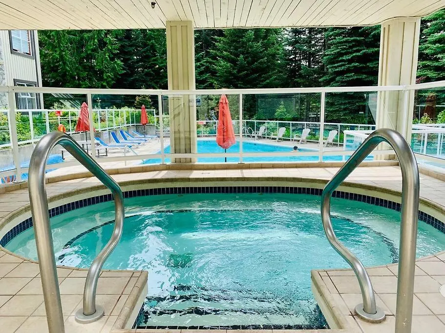 Apartment Wildwood Lodge By Cozystay Signature Whistler
